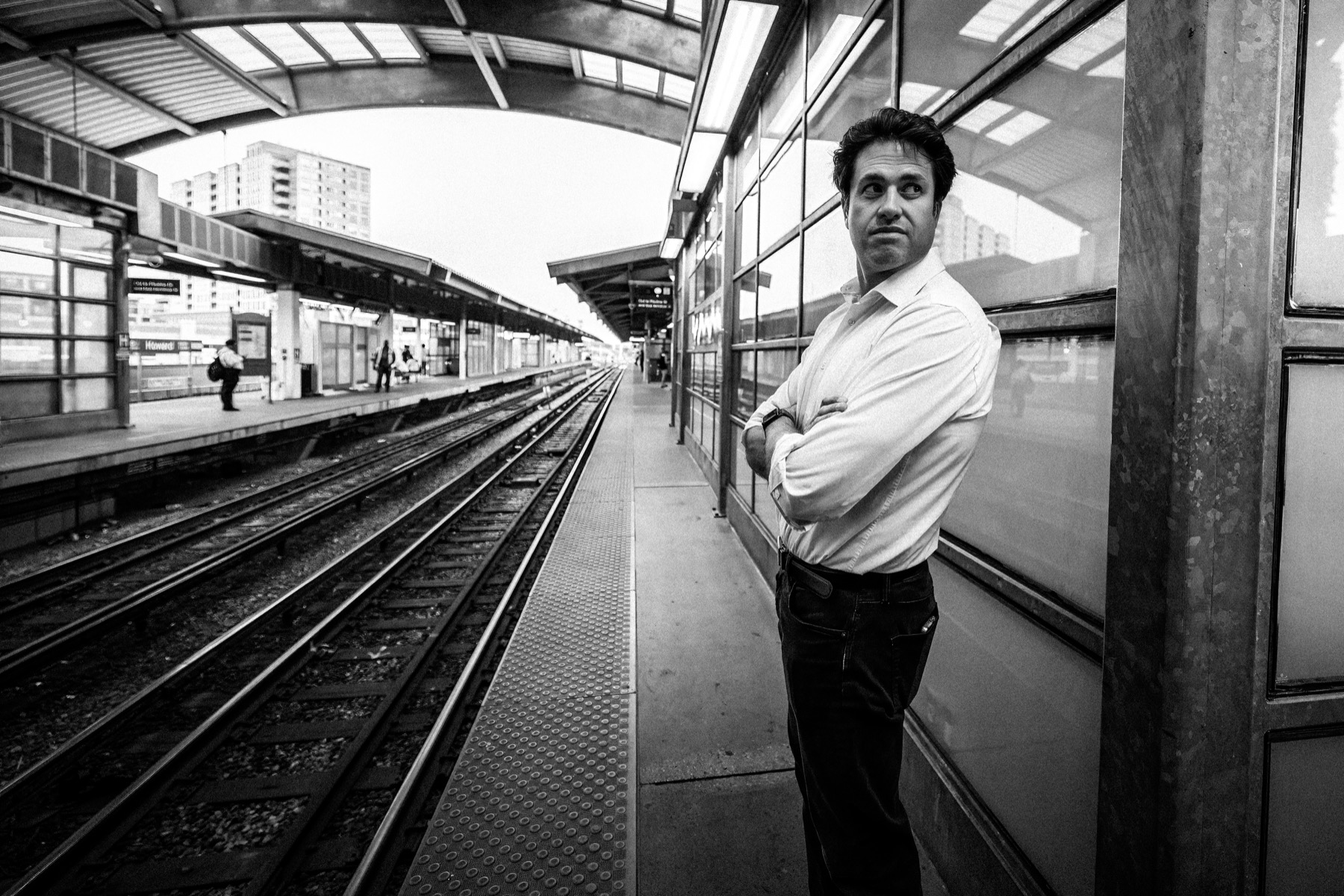 Aaron on the Howard platform, black and white