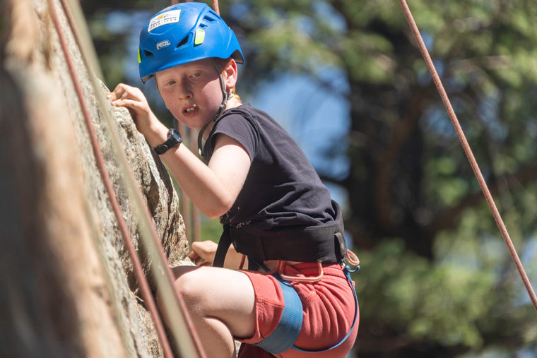 Climbing, frame R012