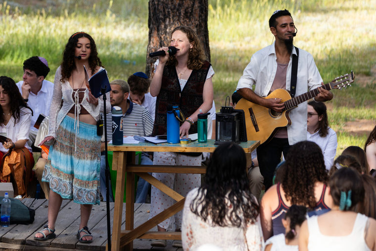 Shabbat, frame R092